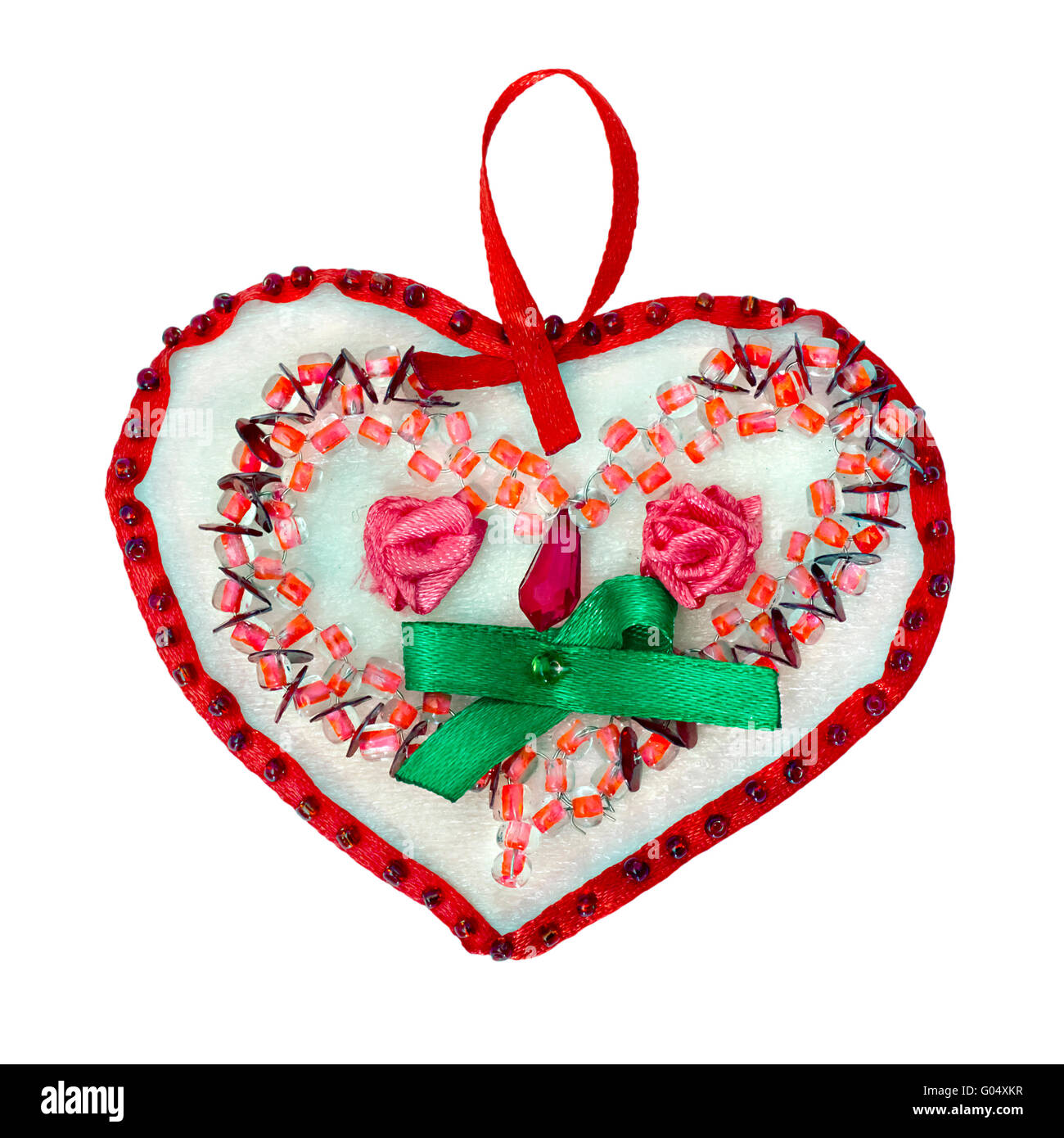 Valentines von bunten Perlen isoliert auf weißem Hintergrund Stockfoto