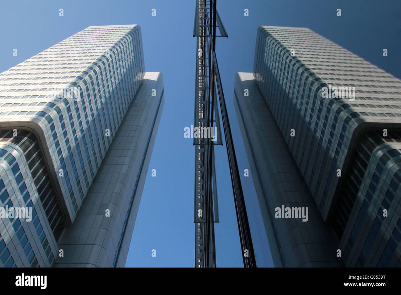 SILVER TOWER & SKYPER Stockfoto