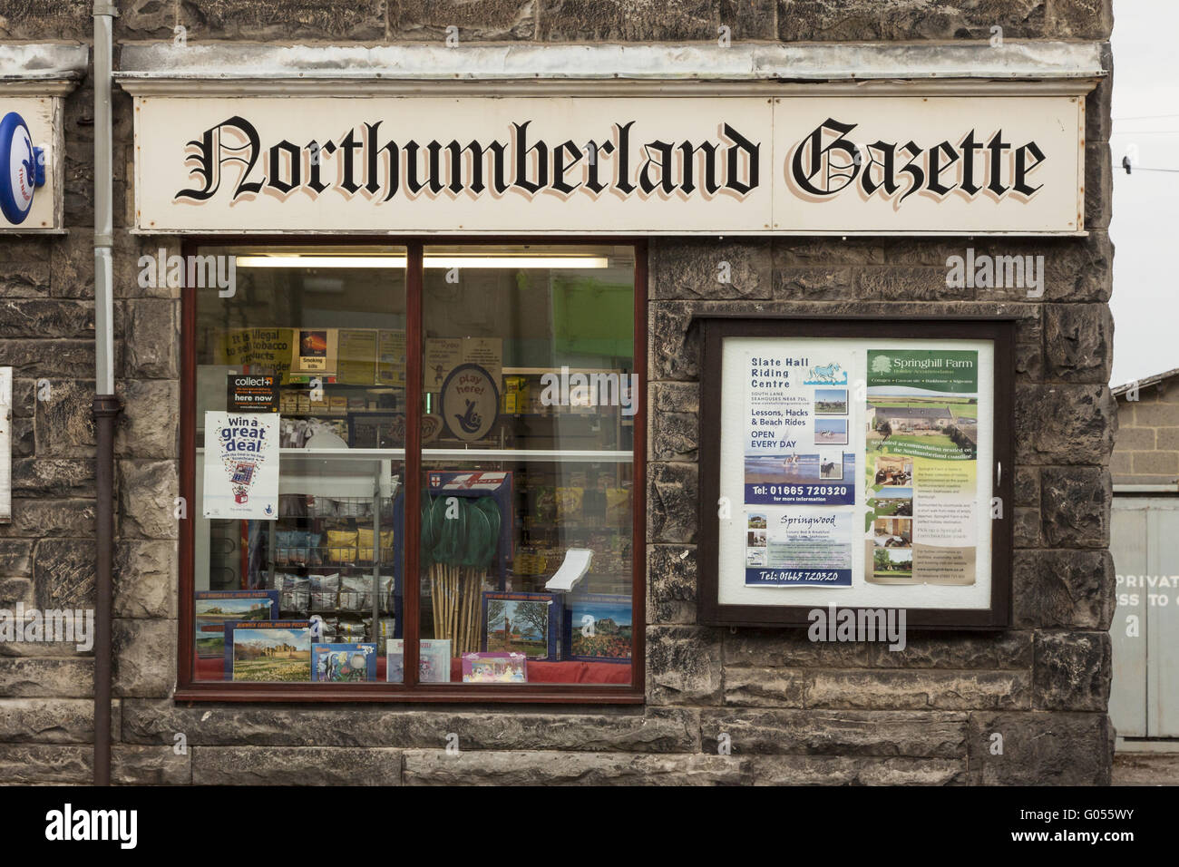 Northumberland Gazette im Hafen von Meer zu unterzeichnen Stockfoto