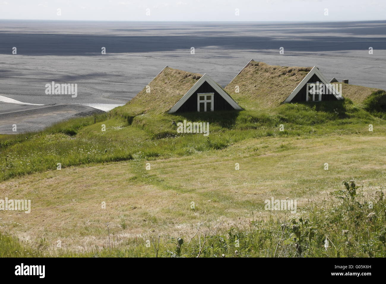 Ein altes Haus von Sel Bauernhof mit Blick auf Skeiðarársandur Stockfoto