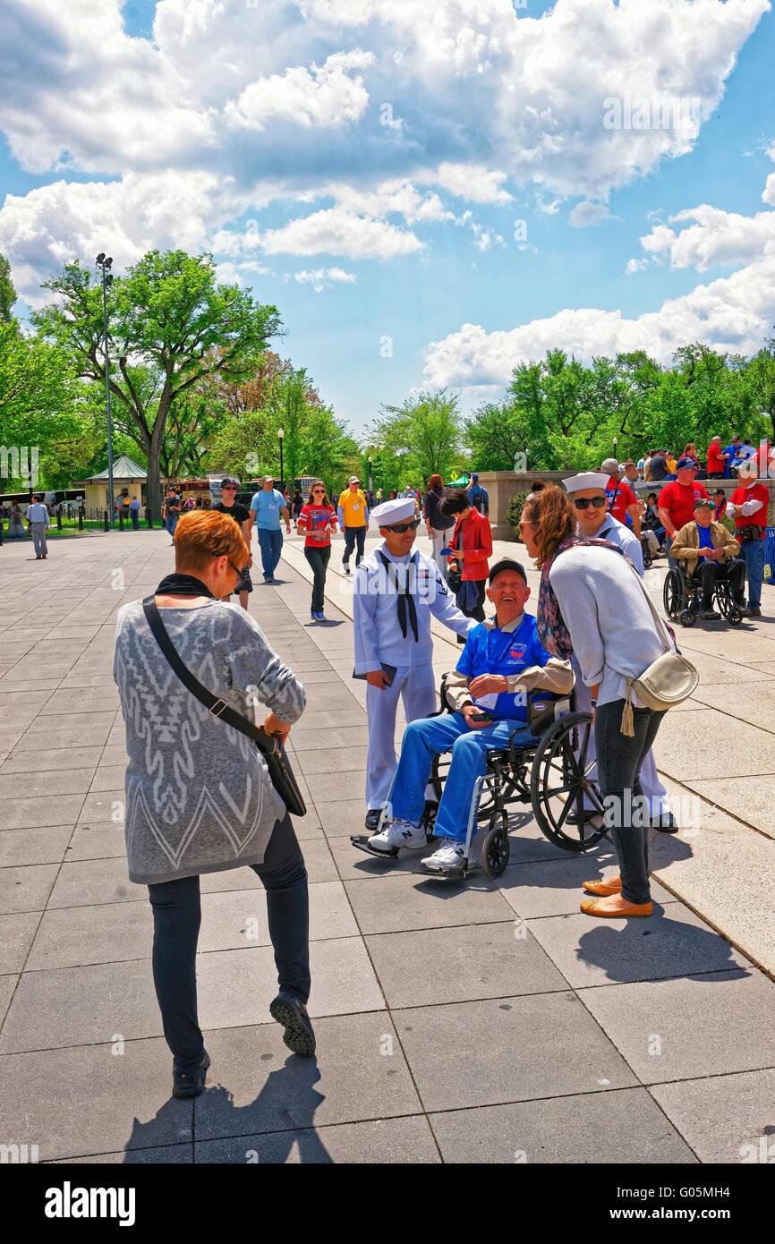 Washington DC, USA - 2. Mai 2015: Kriegsveteranen, Touristen und Hüter der Ehre Flug Non-Profit-Organisation in der Nähe Stockfoto