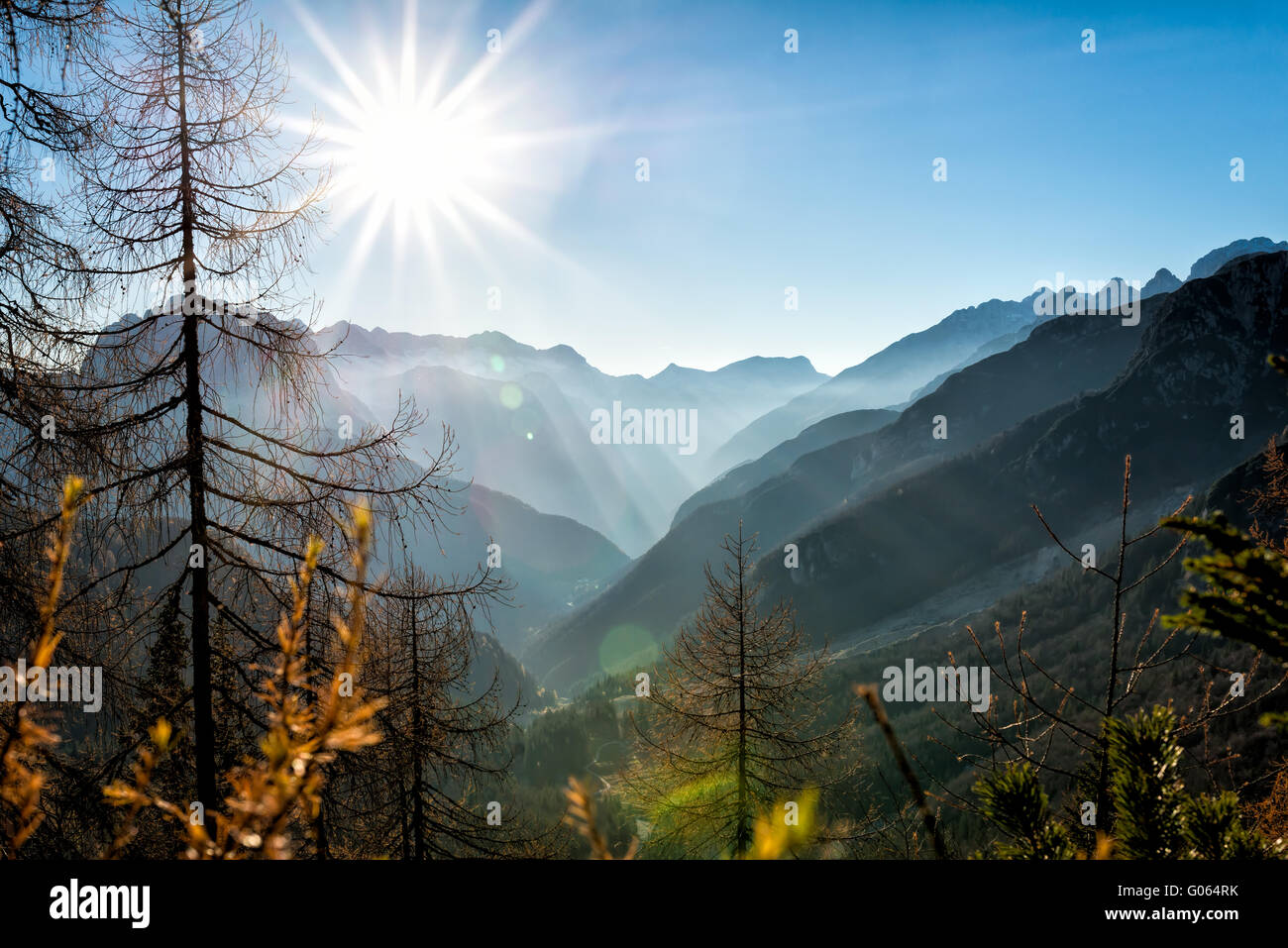 Berg-Sonnenuntergang - Panoramablick Stockfoto