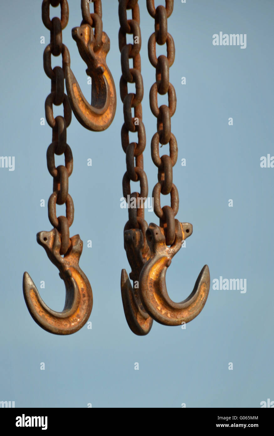 hängende Metall-Kette und Haken Stockfoto
