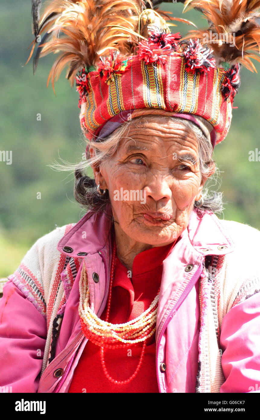 Porträt einer Ifugao ältere Frau Tracht in Banaue Stockfoto Porträt einer Ifugao ältere Frau Tracht in Banaue Stockfoto