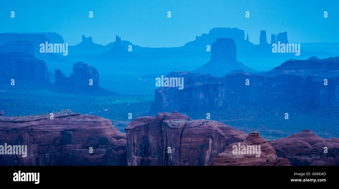 Blick vom Hunts Mesa über aussehende Monument Valley. Stockfoto
