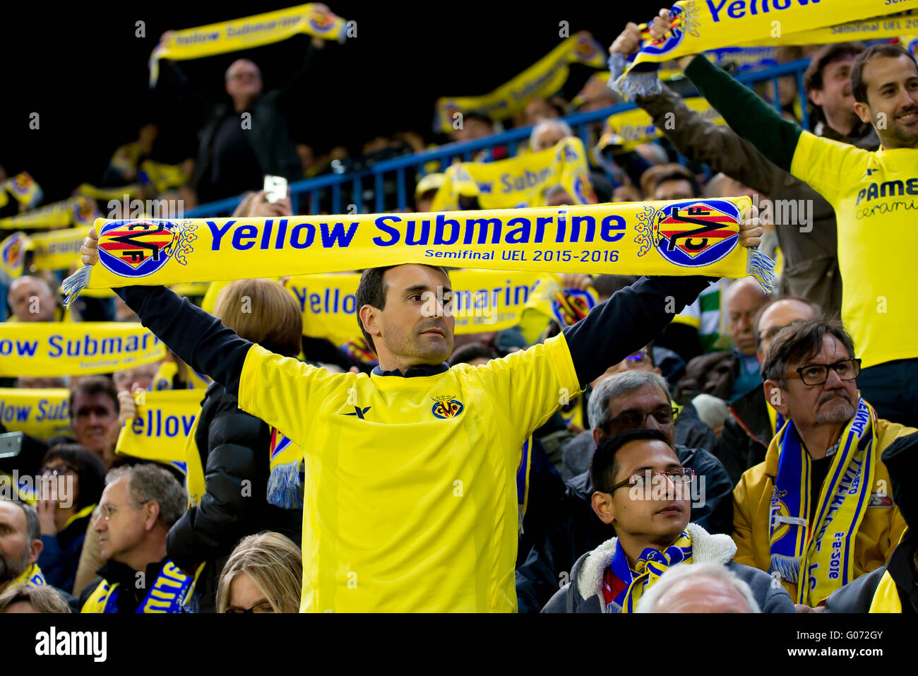 Villarreal, Spanien. 28. April 2016. Fans bei der Europa-League-Halbfinale Spiel zwischen Villarreal CF und FC Liverpool im Stadion El Madrigal am 28. April 2016 in Villarreal, Spanien. Bildnachweis: Christian Bertrand/Alamy Live-Nachrichten Stockfoto