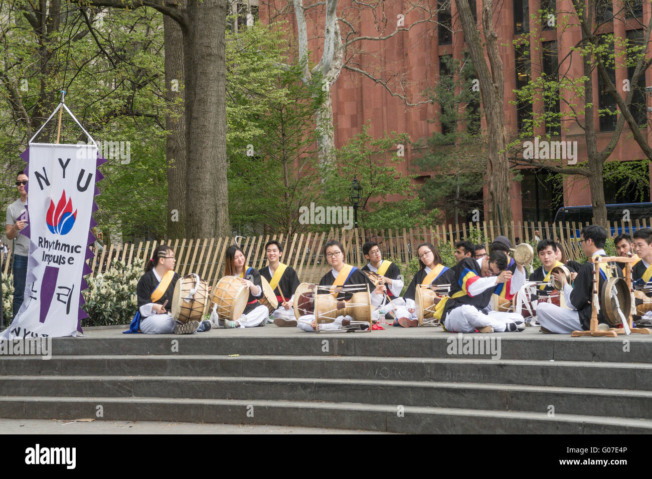 NYU rhythmischen Impuls im Washington Square Park, New York Stockfoto