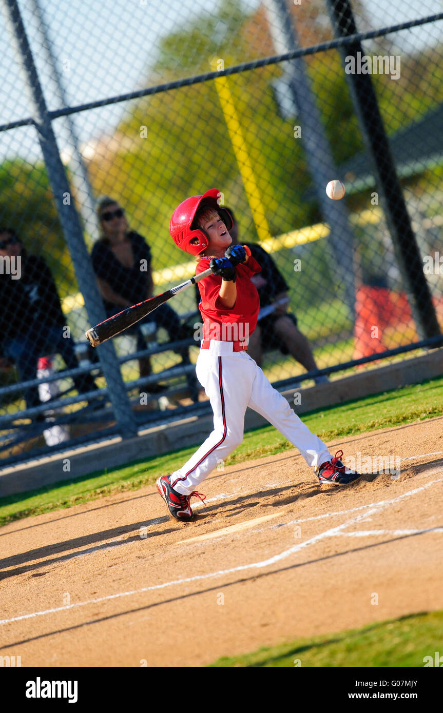 Junge Baseball batter Stockfoto