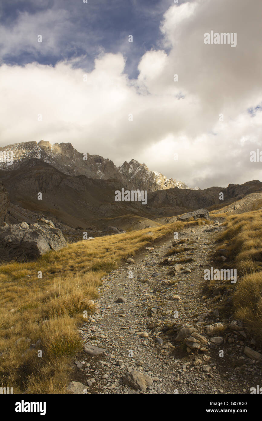 Fußweg in den französischen Alpen Stockfoto