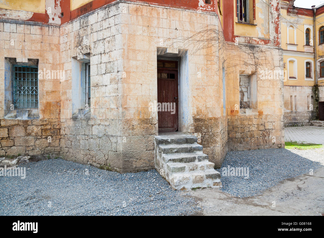 Veranda und Fenster in den Hof des Athos Kloster, Abchasien Stockfoto
