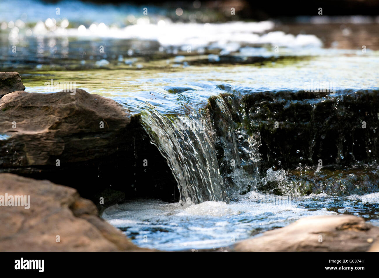 aus nächster Nähe Bach Wasserfall Stockfoto