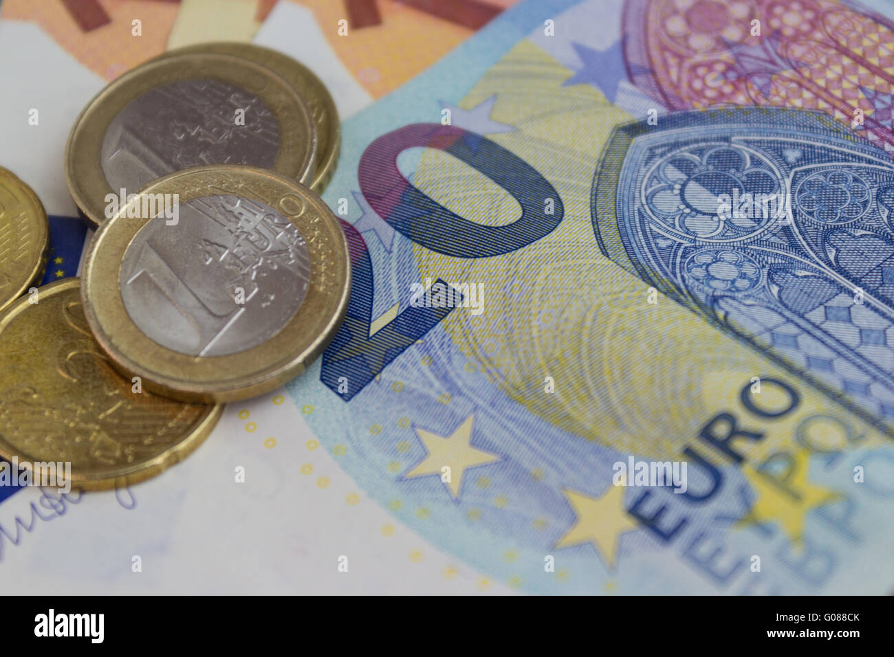 Euro-Scheine und Münzen, europäisches Geld - Bargeld Stockfoto