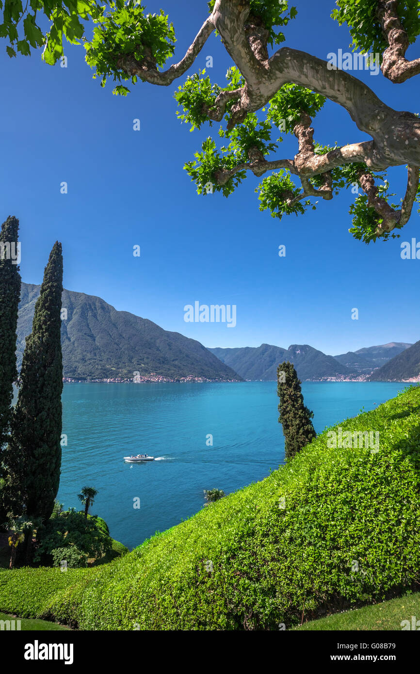 Mit Blick auf den Comer See und Hochgebirge in Lombardei, Italien Stockfoto