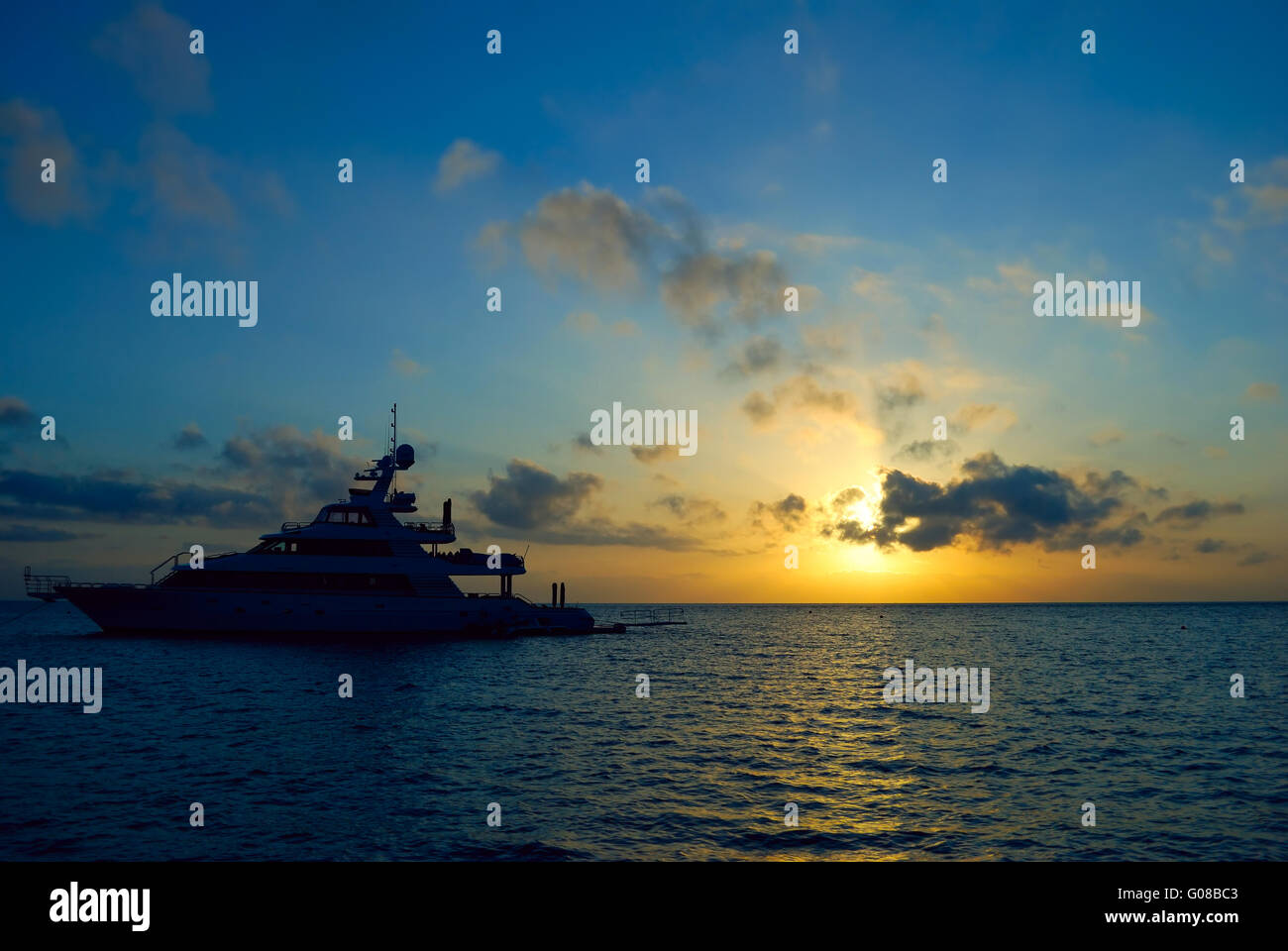 Sonnenaufgang-Schiff Stockfoto