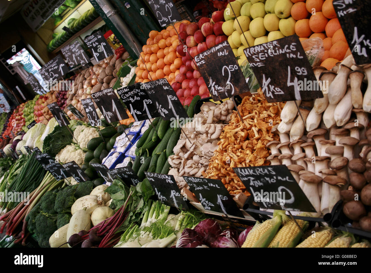 Frisches Gemüse auf einem Markt Stockfoto