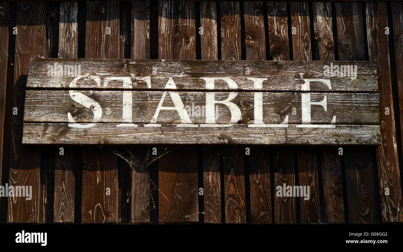 Rustikale Zeichen für eine stabile auf einer Ranch im Westen der USA Stockfoto