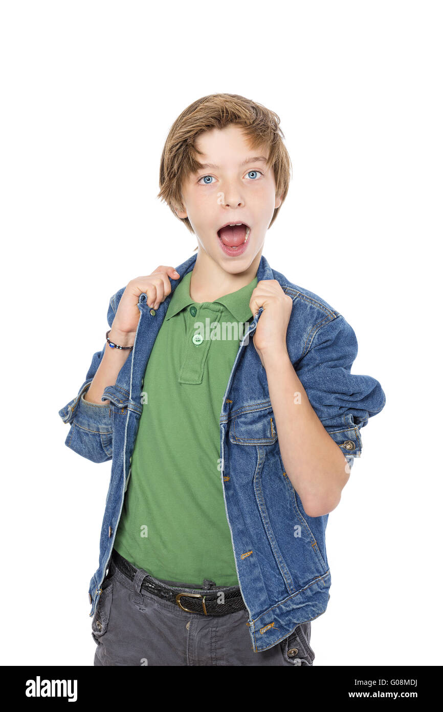 glücklich Teenager-Jungen schreien vor Freude, isoliert auf weiss Stockfoto