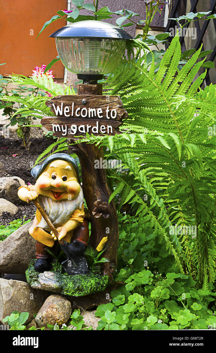 Original Kronleuchter mit einer Figur Spaß Spaß Zwerg Stockfoto