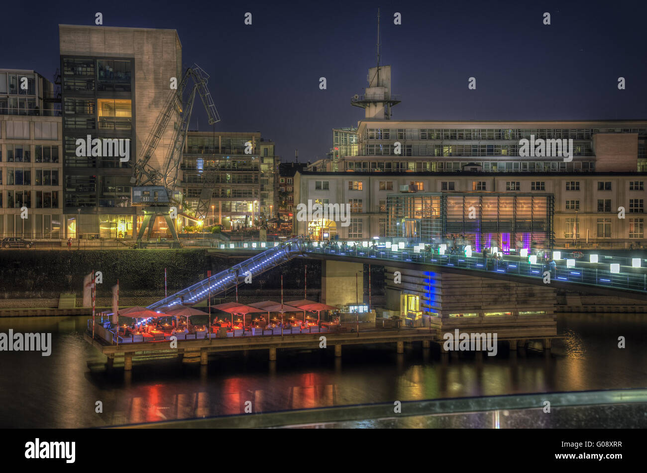 Nachtansicht des Lido auf der Hafenbrücke in D Stockfoto