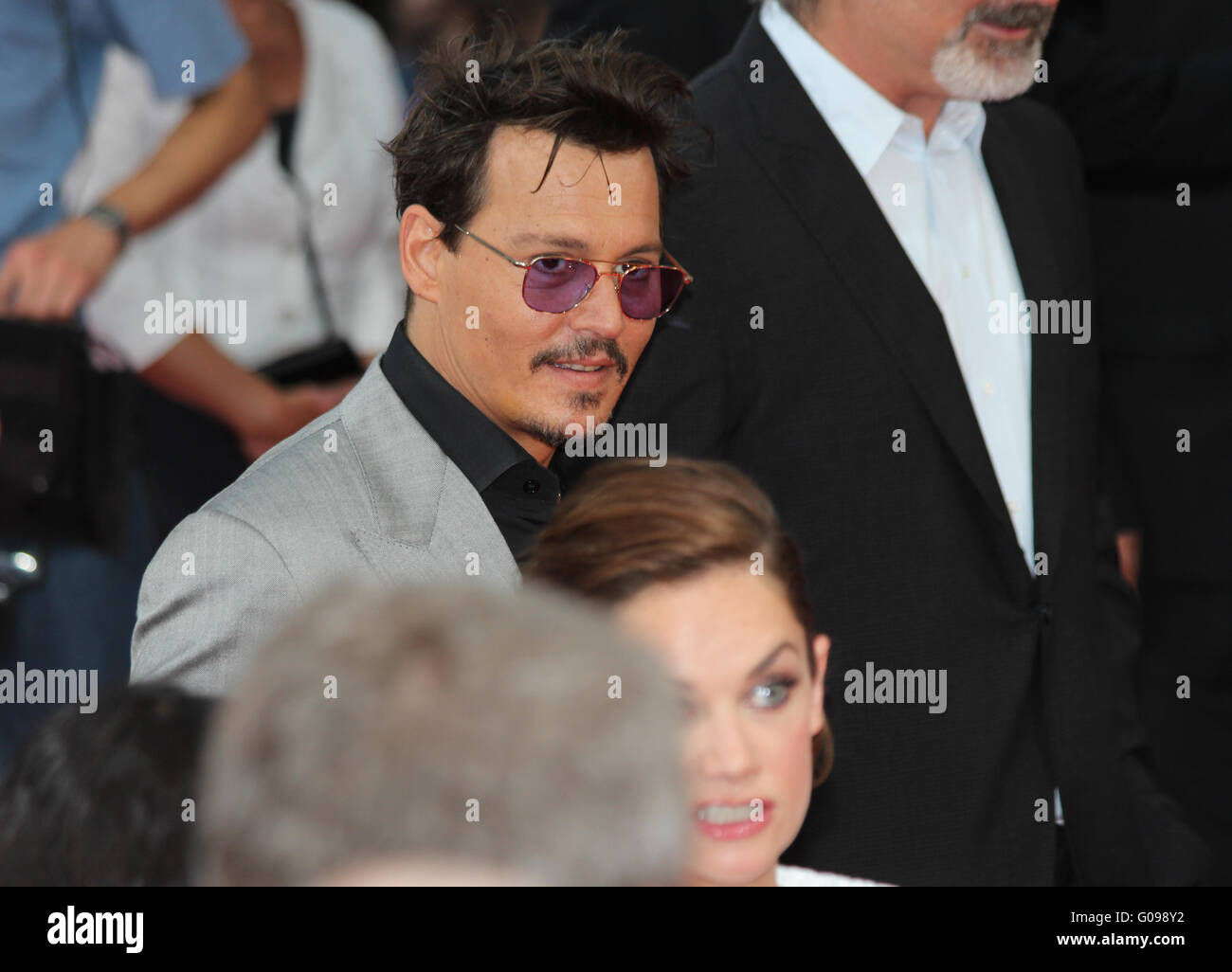 Johnny Depp besucht deutsche Lone Ranger-premiere Stockfoto