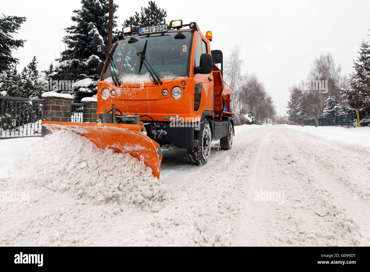 Verwendung von Winterdienst in Leipzig. Stockfoto