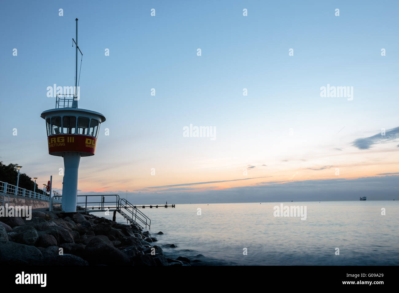 Bay Watch Tower an der Lübecker Bucht, Ostsee, DE Stockfoto