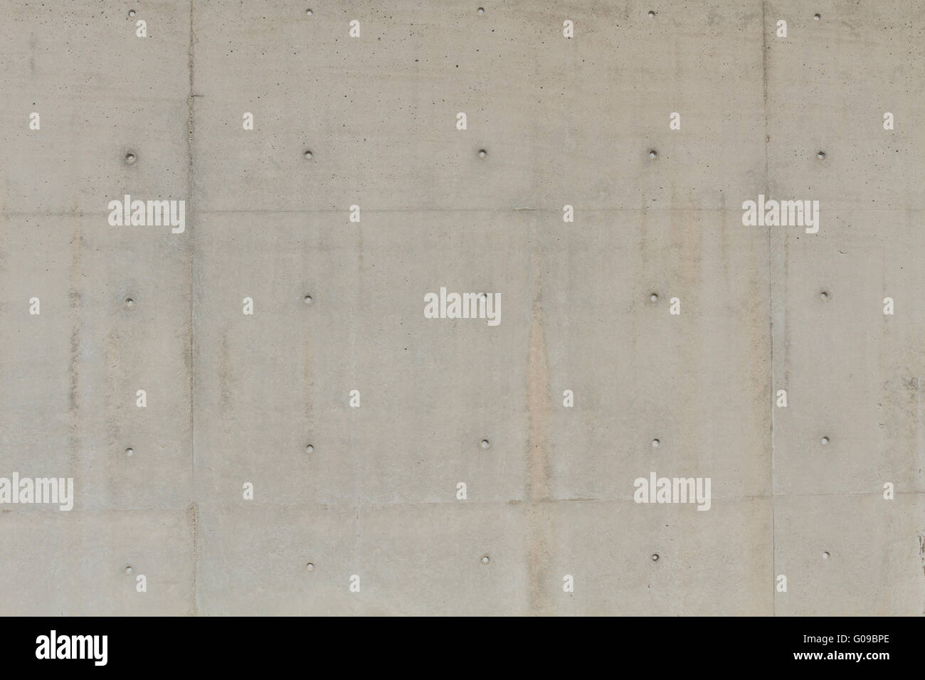 Großen Betonwand mit mehreren Löchern für text Stockfoto