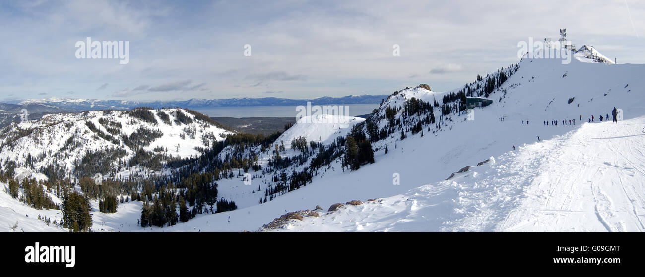 Skifahren an der Spitze des Lake Tahoe Stockfoto