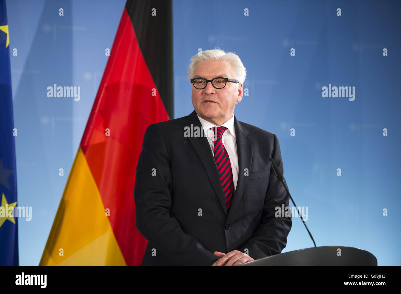 Steinmeier erhält seinem schwedischen Amtskollegen in Berlin. Stockfoto