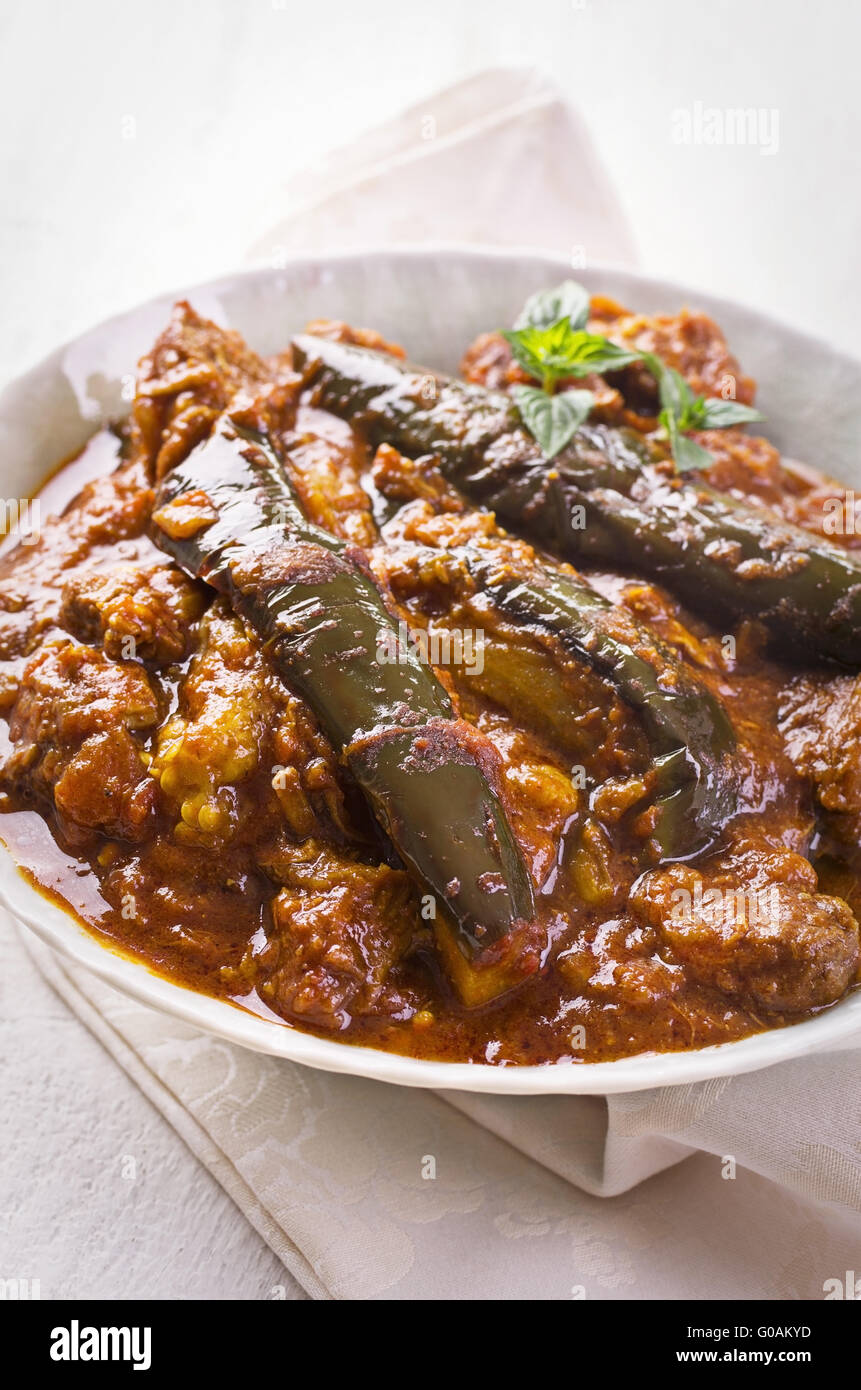 solange-e Badenjan - persische Auberginen-Eintopf mit Lamm Stockfoto