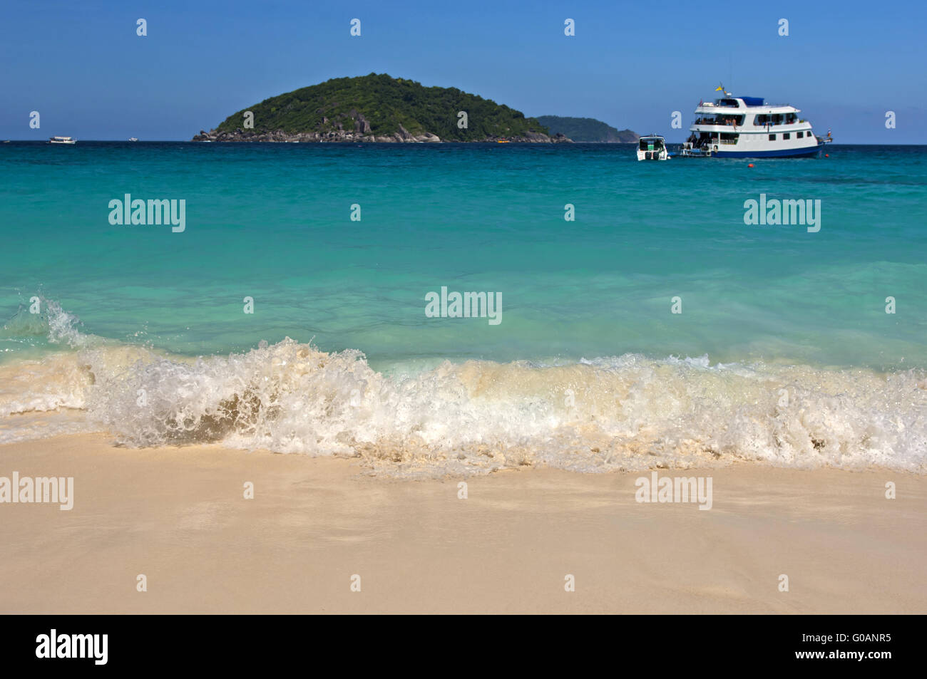 Ausflugsschiffe an den Similan Inseln, Thailand Stockfoto