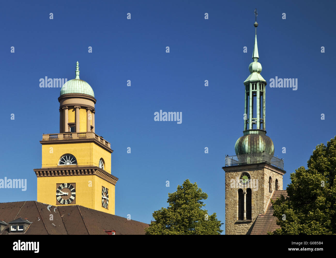 Rathaus und Turm St. Johannes Kirche, Witten Stockfoto