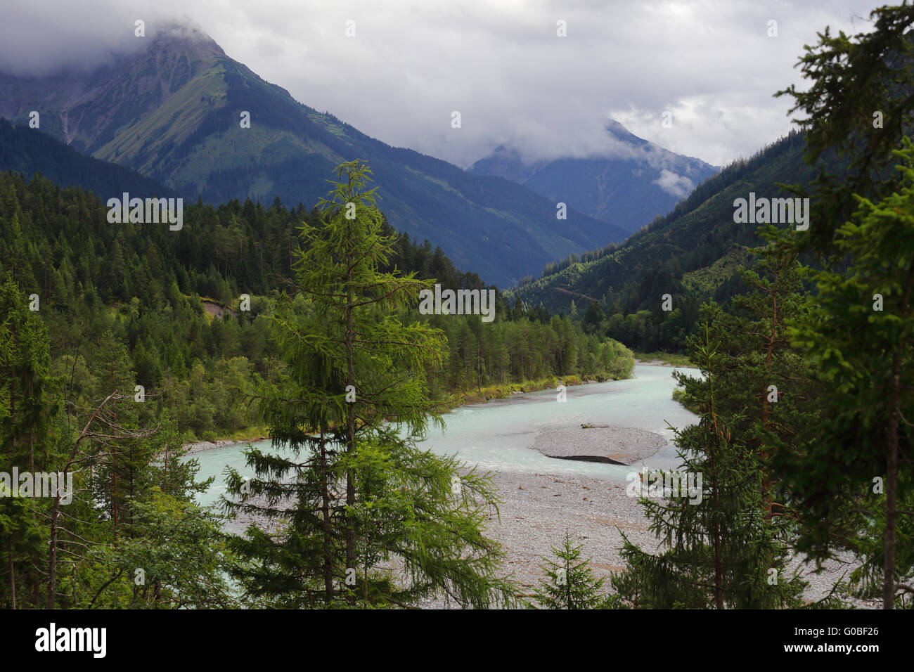 Wilde Flusslandschaft der Tiroler Lech, Österreich Stockfoto