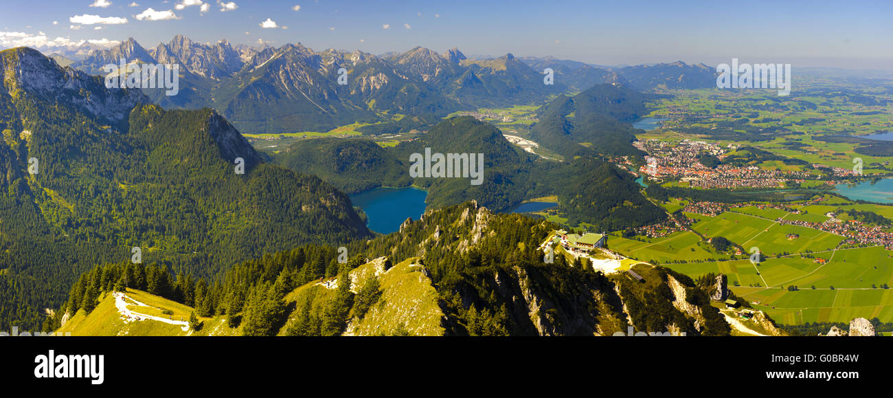 Panorama-Landschaft in Bayern mit Alpen Berge Stockfoto