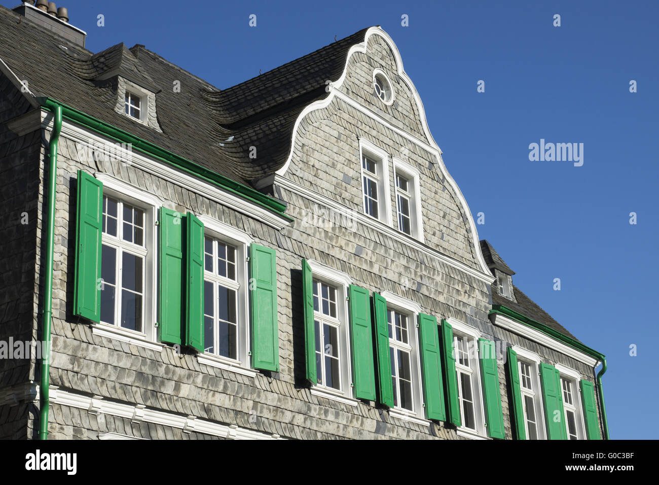 Haus mit Schiefer Fassade in SolingenGraefrath, Ger Stockfotografie