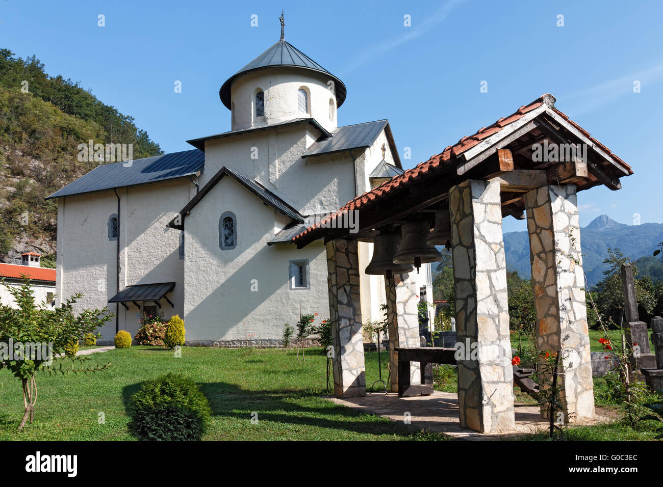 Moraca Kloster ist eines der bekanntesten mittelalterlichen Denkmäler von Montenegro Stockfoto