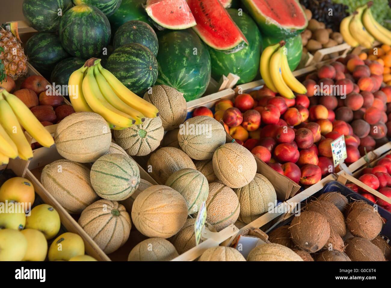 Fesh-Bio-Obst und Gemüse am Marktstand Stockfoto