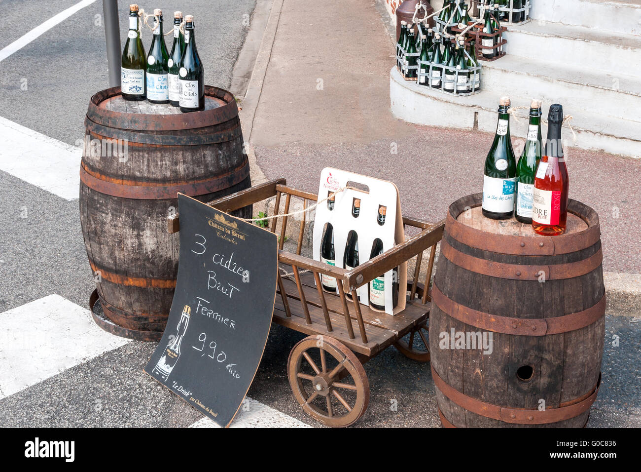 Werbung mit Apfelwein vor ein sho Stockfoto