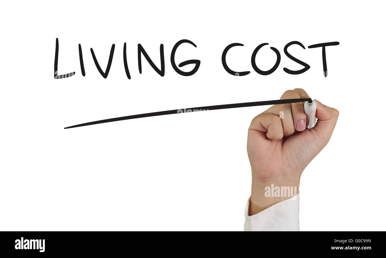 Business Konzept Bild von einer Hand mit Marker und schreiben Leben Kosten isoliert auf weiss Stockfoto