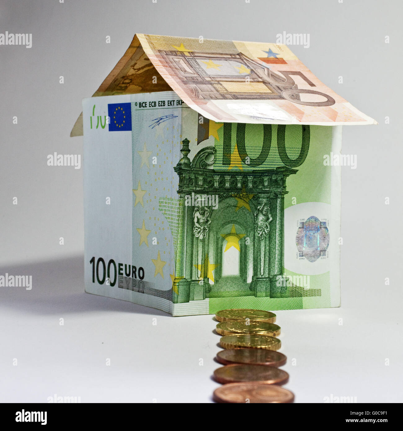 Haus von Euro-Banknoten, symbolisches Bild Stockfoto