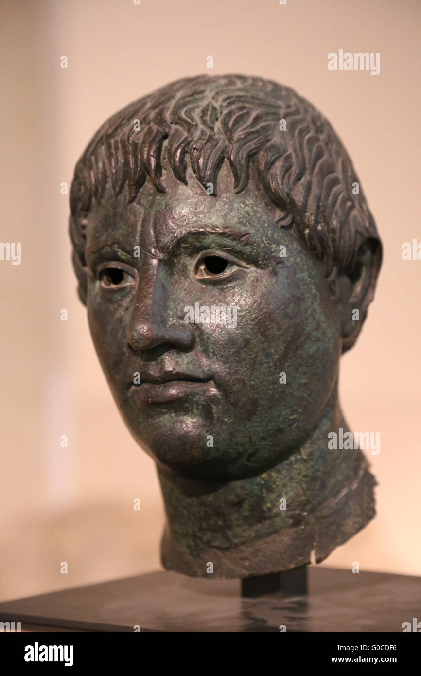 Etruskische Kunst. Porträt eines jungen Mannes. Bronze. 3. Jh. v. Chr.. Von Fiesole, Italien. Louvre-Museum, Paris, Frankreich. Stockfoto