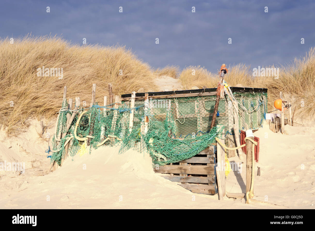 Strandhütte gemacht von Flotsam Stockfoto