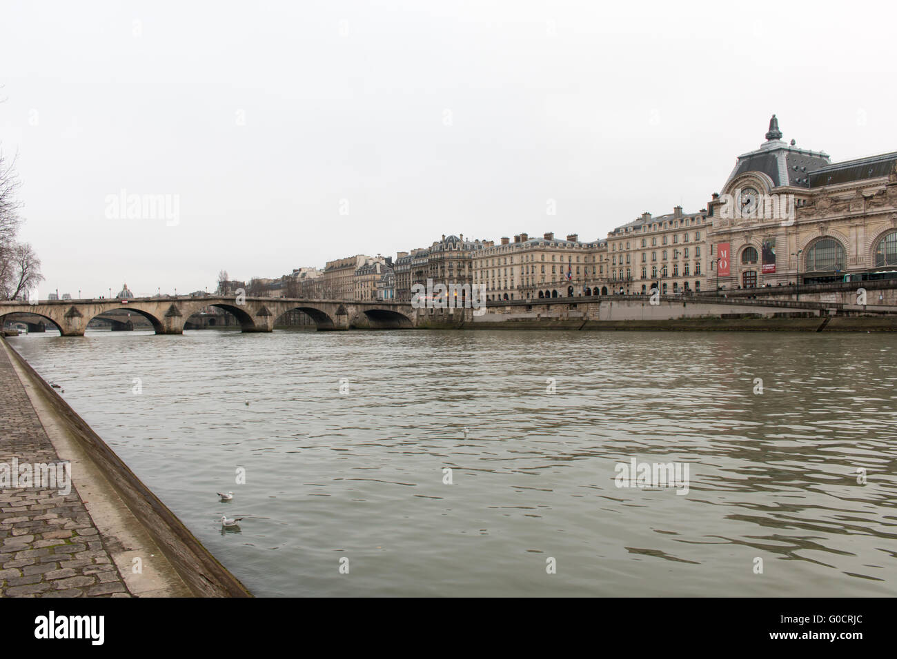 Pont Royal-Brücke und Musee d ' Orsay in Paris, Frankreich. Stockfoto