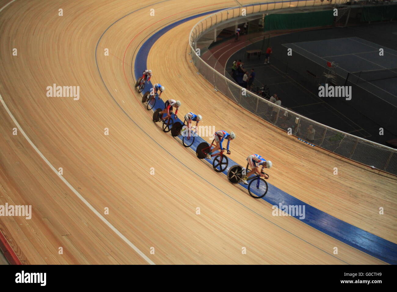 Indoor cycling track Fotos und Bildmaterial in hoher Auflosung Alamy