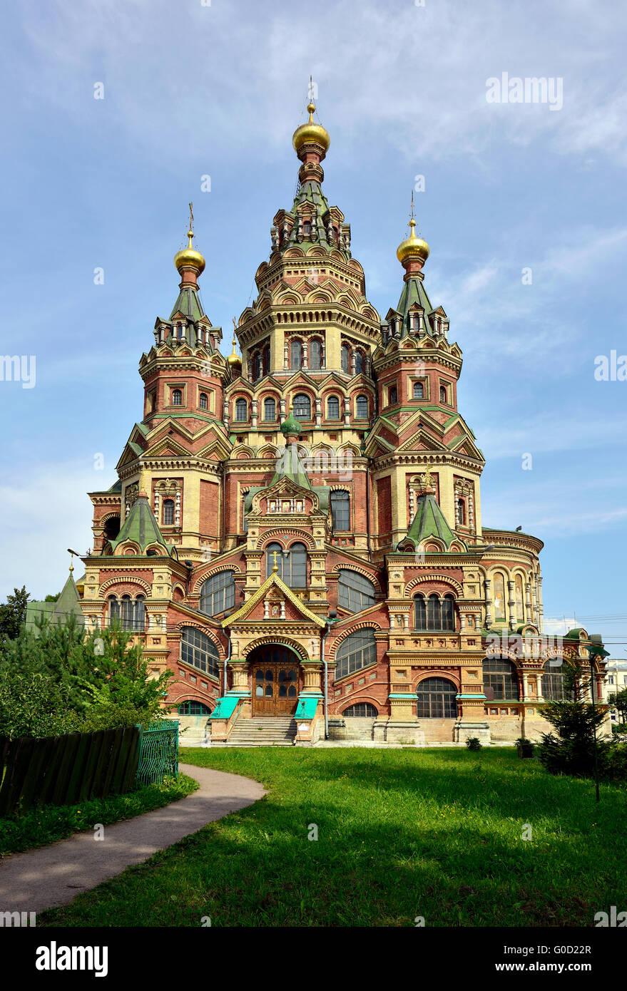 Peter und Paul Kathedrale in Peterhof, St-Petersburg, Russland. Stockfoto