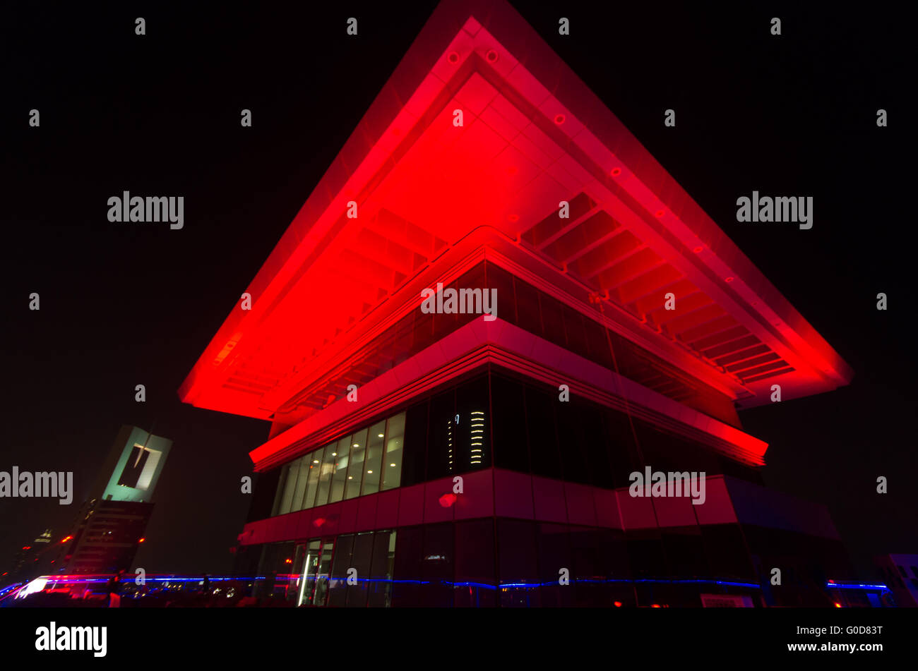 Dach eines Hotels auf Scheich Rayed Road in Dubai Stockfoto