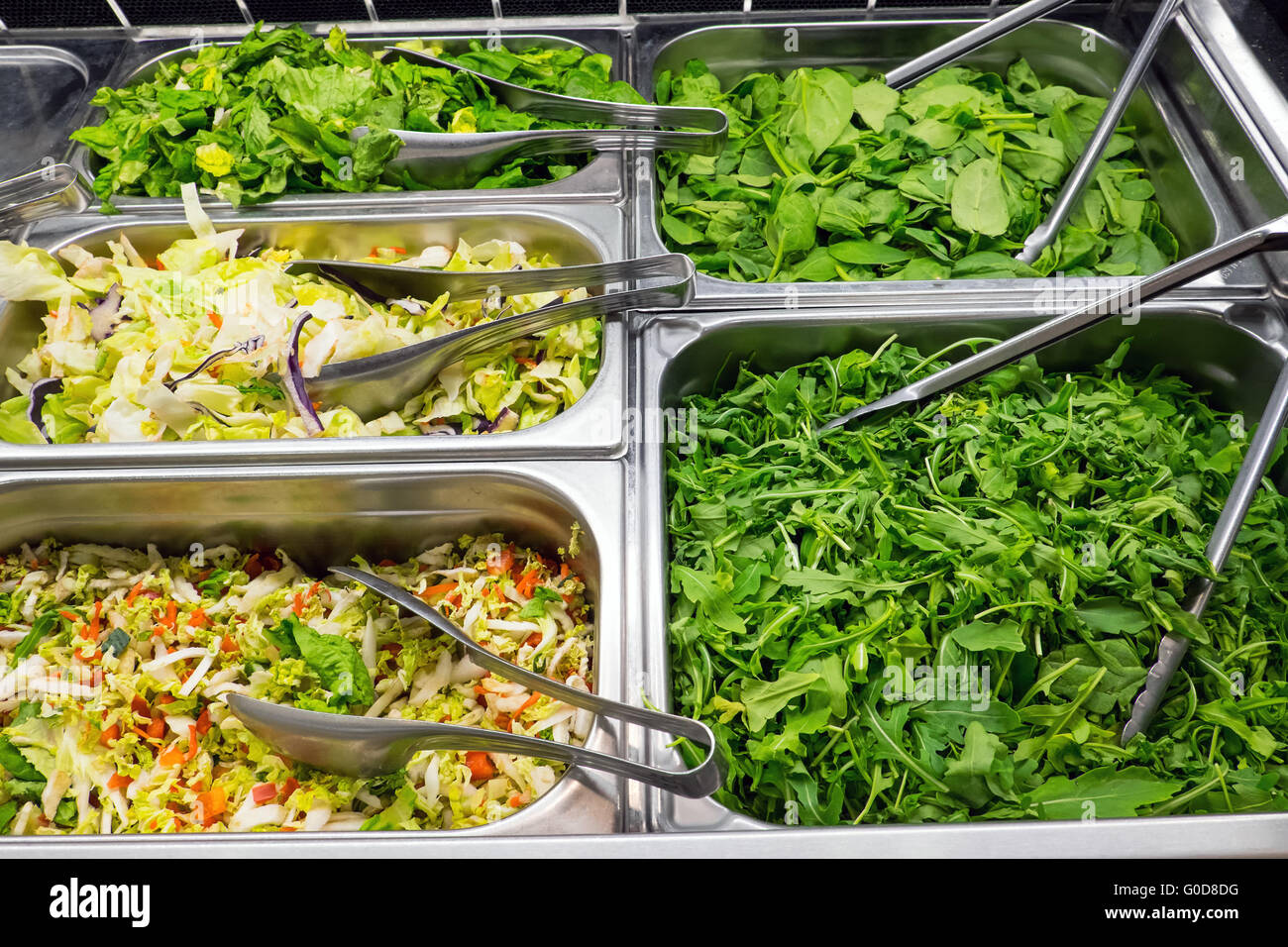 Verschiedene Arten von Salat in einem Restaurant-buffet Stockfoto