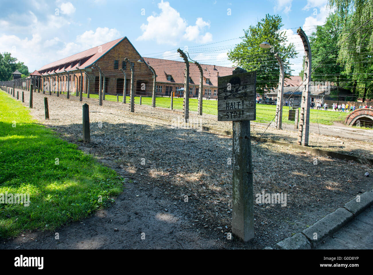 Elektrozaun im ehemaligen Konzentrationslager Stockfoto