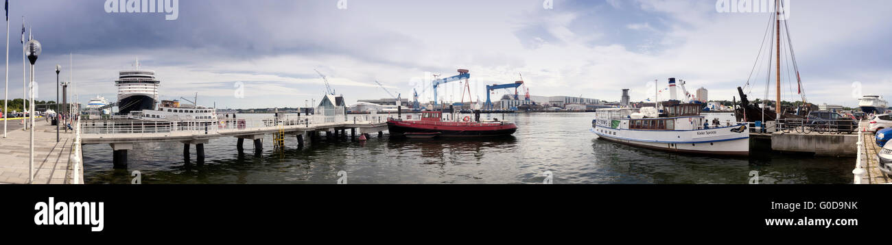 Panoramablick über den Hafen von Kiel in Deutschland Stockfoto