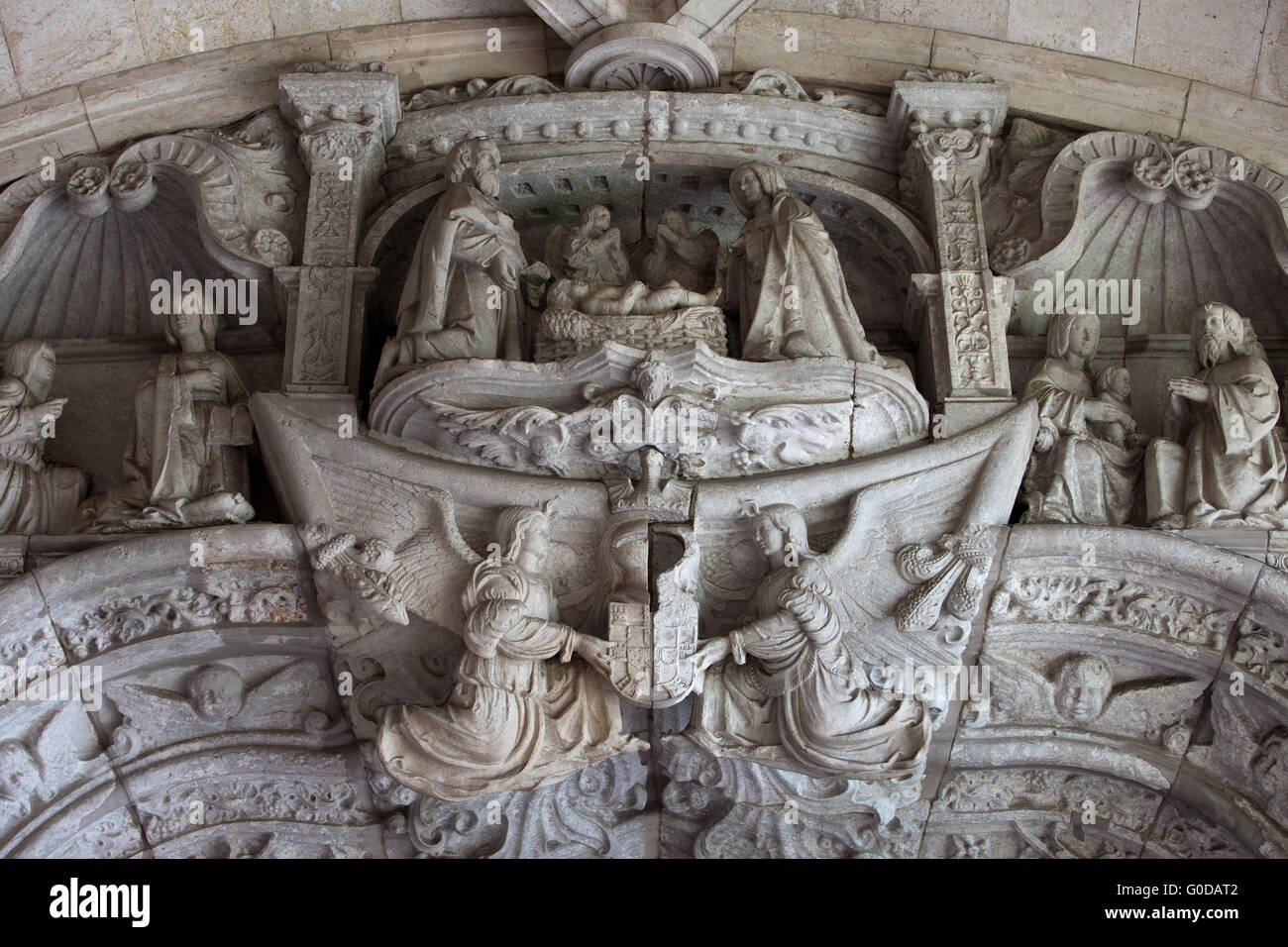 Portugal, Lissabon, Reliefs über Tür, Jeronimos Kloster Kirche von Santa Maria de Belém, architektonische Details schließen Stockfoto